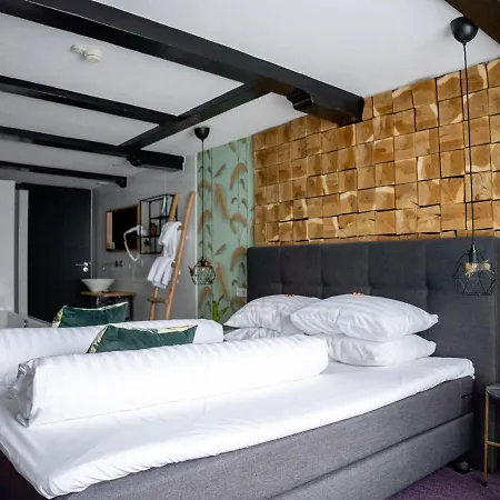 Wolf Kitchen & Bar 4*