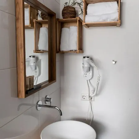 Отель Wolf Kitchen & Bar 4*