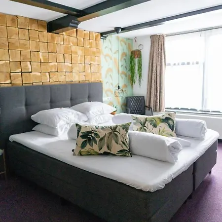 Wolf Kitchen & Bar Hotel