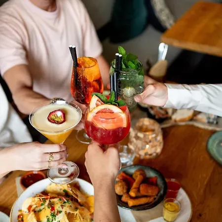 Wolf Kitchen & Bar ホテル