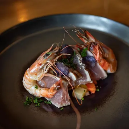 Wolf Kitchen & Bar ホテル アルクマール