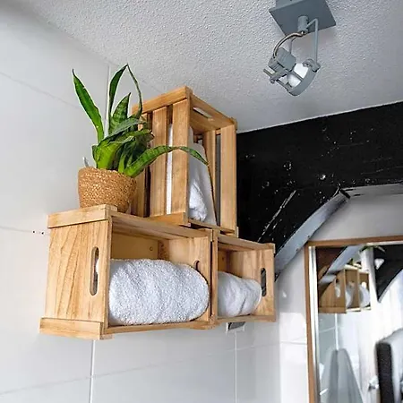 Wolf Kitchen & Bar Otel