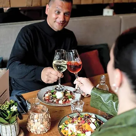 Otel Wolf Kitchen & Bar