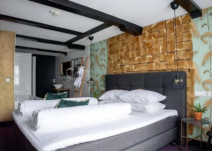 Wolf Kitchen & Bar 4*