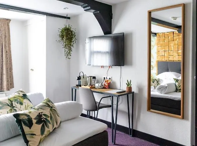 Hotel Wolf Kitchen & Bar