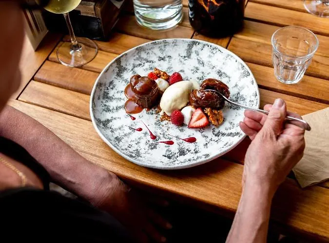 Hotel Wolf Kitchen & Bar 4*