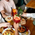 Wolf Kitchen & Bar 호텔